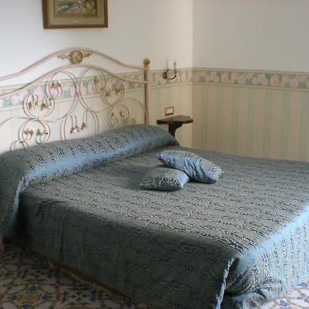 L'argine Fiorito Hotel