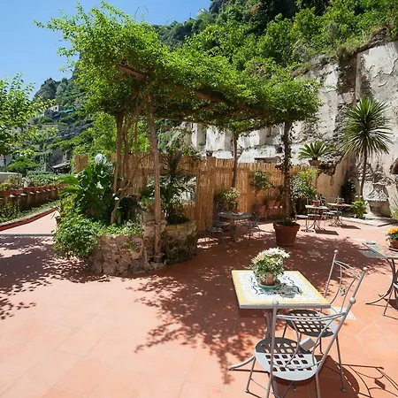 L'argine Fiorito Hotel
